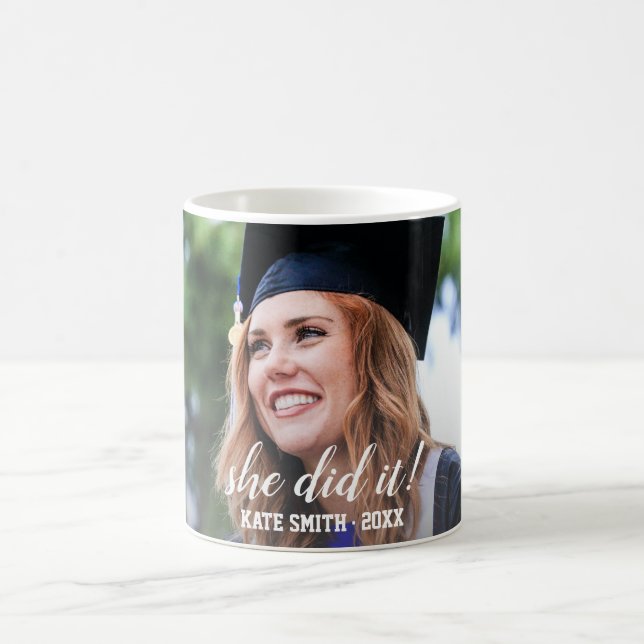 Taza De Café Moderna Ella Lo Hizo Personalizado Graduación De F (Centro)