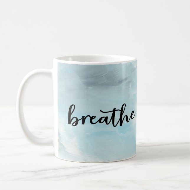 Taza De Café Moderna tipografía azul de aliento inspiradora (Izquierda)