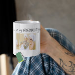 Taza De Café Moderno Collage de fotos 3 ¿Serás Mi Novia?<br><div class="desc">Planificar un boda es un momento emocionante para cualquiera, tomar decisiones importantes como quién será tu dama de honor es solo una de ellas. Estas tazas de café de colección de fotos elegantes y modernas son una gran manera de pedirles y les darán un toque fotográfico al tesoro para siempre....</div>