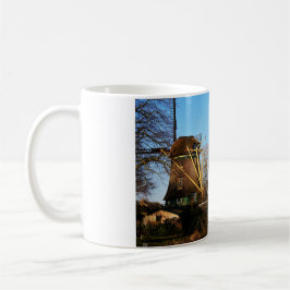 Taza De Café Molens in Nederlands landschap.