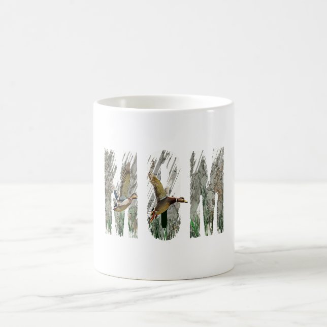 Taza De Café Mommin’ Ain't Easy (Centro)