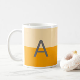 Taza De Café Monograma amarillo Daffodil moderno
