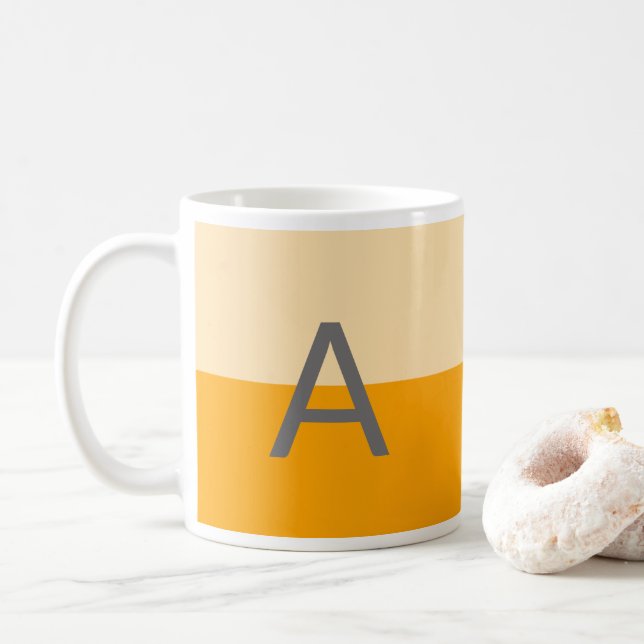 Taza De Café Monograma amarillo Daffodil moderno (Con donut)