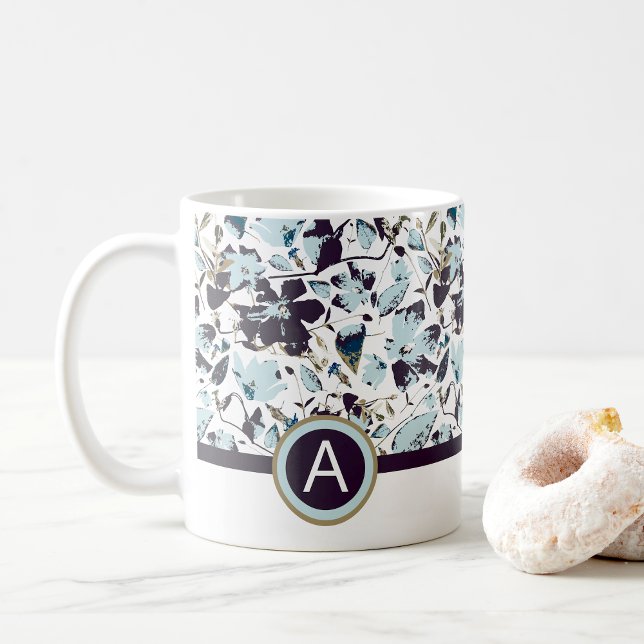 Taza De Café Monograma azul acuarela floral (Monogram Blue Watercolor Floral Coffee Mug from Studio Posies.)