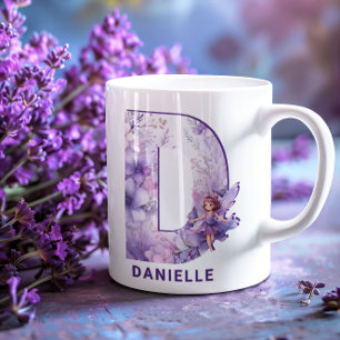 Taza De Café Monograma D de lechón Lilac personalizado