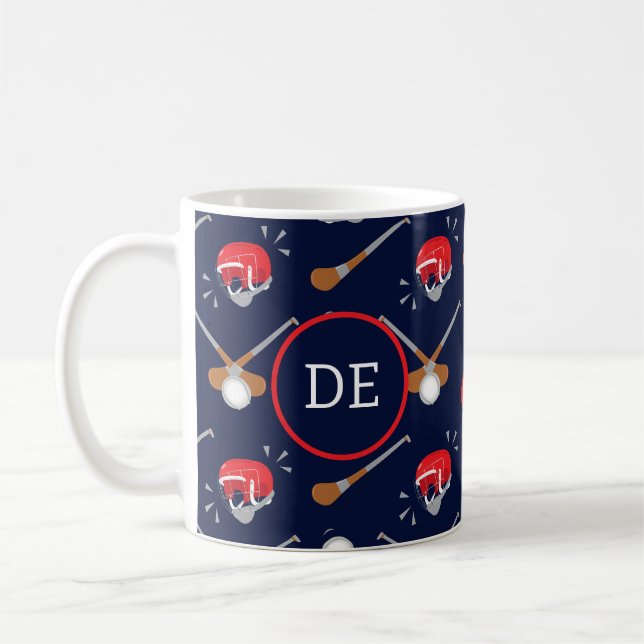 Taza De Café Monograma de deportes gaélicos de Hurling Player (Izquierda)