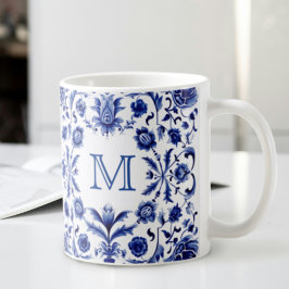 Taza De Café monograma de diseño azul delgado
