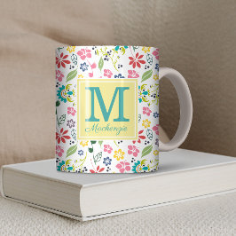 Taza De Café Monograma de la flor de primavera bohemia de color