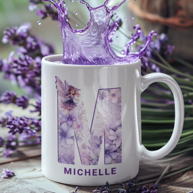 Taza De Café Monograma de lechones Lilac personalizado M (Personalized Lilac Fairy Monogram M Coffee Mug)