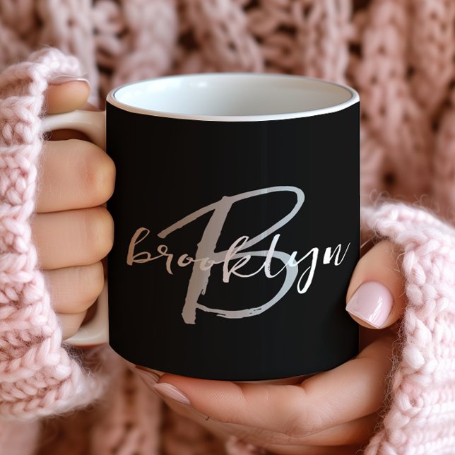 Taza De Café Monograma de letra script de moda negro blanco gri (Subido por el creador)