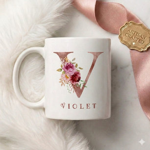 Taza De Café Monograma de letra V floral en oro rosa personaliz