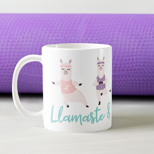 Taza De Café Monograma de Llamaste y Café Bebido Yoga Llamas