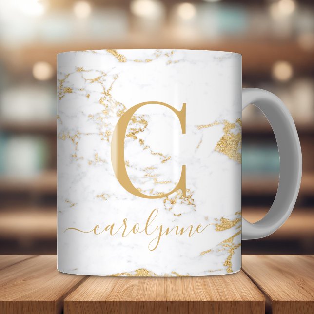 Taza De Café Monograma de mármol de moda de Relieve metalizado  (Chic Trendy Gold Foil Marble Monogram Coffee Mug)