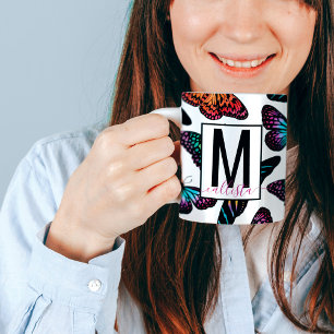 Taza De Café Monograma de patrón de color de agua de mariposas
