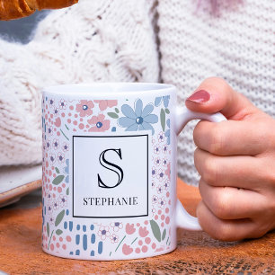 Taza De Café Monograma de Patrón de Flores Caprichosas Rosas y