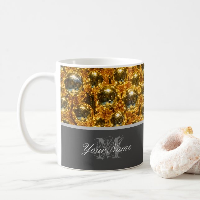 Taza De Café ¡Monograma de personalizable con bolas de navidade (Con donut)