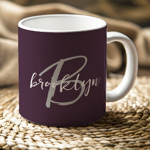 Taza De Café Monograma de Plum Purple Gris Blanco de Moda 
