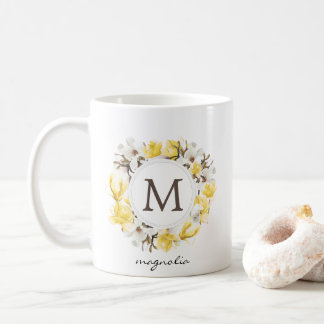 Taza De Café Monograma de Wreath de Magnolia Amarilla