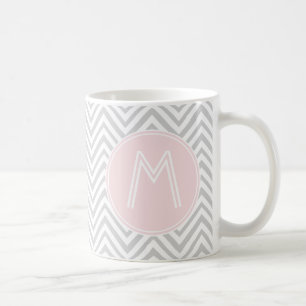 Taza De Café Monograma del patrón de cheurón gris y Rubor
