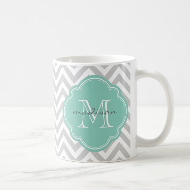 Taza De Café Monograma del Personalizado Gris y Aqua Chevron (Derecha)