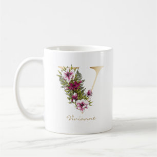 Taza De Café Monograma dorado de la letra V con flores blancas