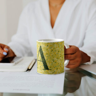 Taza De Café Monograma elegante floral Una frase amarilla con