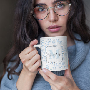 Taza De Café Monograma floral azul personalizado