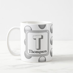 Taza De Café Monograma geométrico plateado elegante con lunares