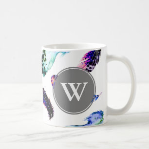 Taza De Café Monograma gris de plumas bohemias coloridas