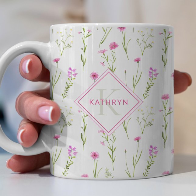 Taza De Café Monograma ilustrado de flor salvaje rosa (Subido por el creador)