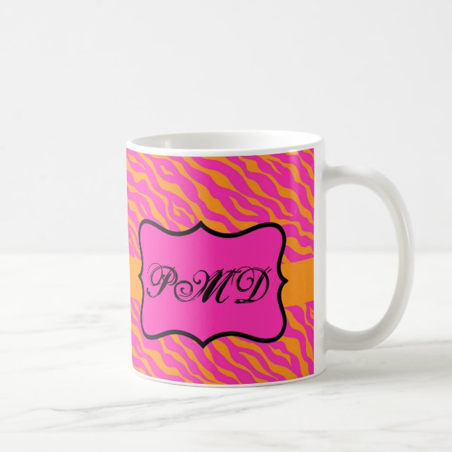 Taza De Café Monograma inicial de piel de cebra rosa y Naranja (Derecha)