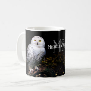 Taza De Café Monograma majestuoso de búho nevado con nombre per