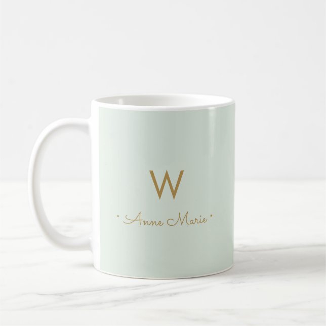 Taza De Café Monograma moderno de guión de oro verde sabio (Izquierda)