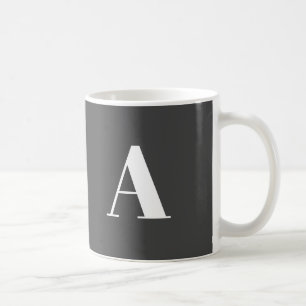 Taza De Café Monograma moderno personalizado gris oscuro letra 