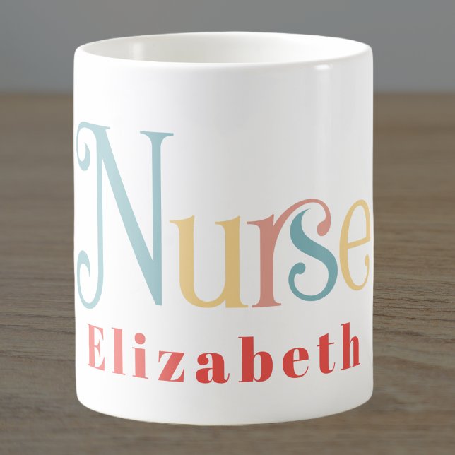 Taza De Café Monograma profesional médico de enfermera profesio (Nurse Practioner RN Graduation Graduate Monogrammed)