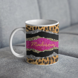 Taza De Café Monograma purpurinoso rosado de la impresión de un