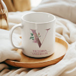 Taza De Café Monograma Rosa de color de agua de color de la let<br><div class="desc">Monograma Rosa de color de agua de color de la letra V</div>