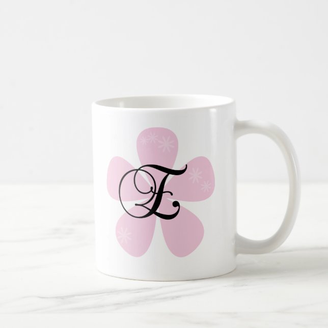 Taza De Café Monograma rosado E de la flor (Derecha)