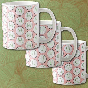 Taza De Café Monograma sobre rosa polvoriento suave