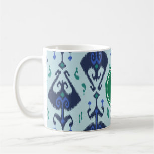 Taza De Café Monograma tribal del modelo del ikat azulverde