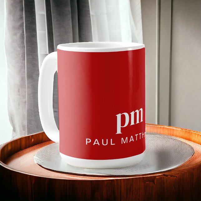 Taza De Café Monograma y nombre del Personalizado mínimo rojo m (Personalize with your initials and name.)
