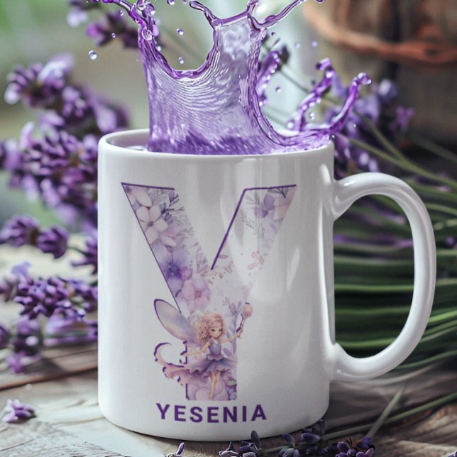 Taza De Café Monograma Y personalizado de lechón de Lilac (Personalized Lilac Fairy Monogram Y Coffee Mug)