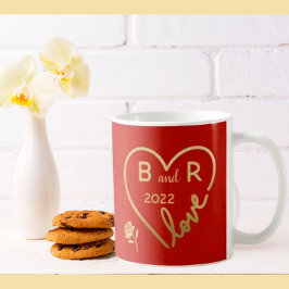 Taza De Café Monogramas de amor al corazón rojo/Año inicial