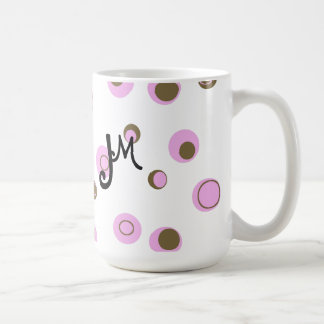 Taza De Café Monogramo de puntos de polka marrón rosa