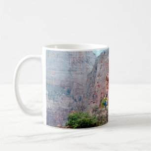 TAZA DE CAFÉ MONTAÑA NEGRA BAJO CIELO NOCTURNO CLARO