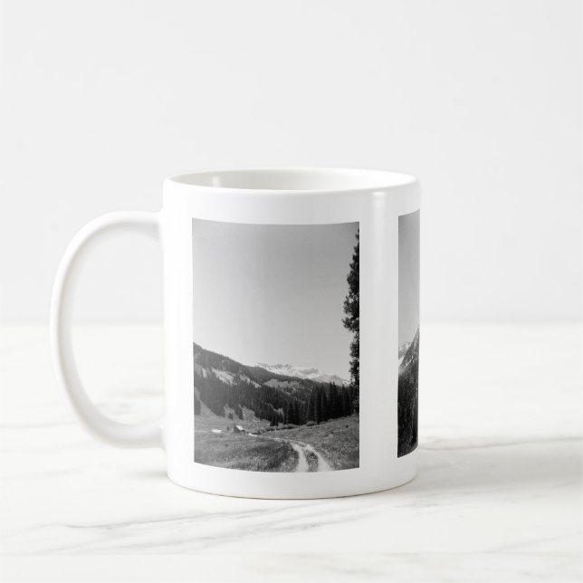 Taza De Café Montañas B&W 11 oz Mug (Izquierda)