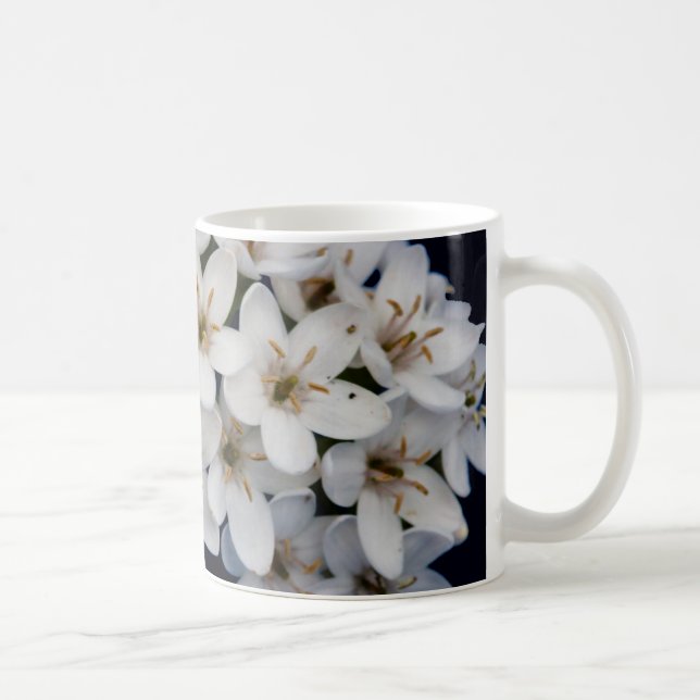 Taza De Café Montones de flores blancas (Derecha)