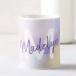 Taza De Café Morado acuarela Abstract Girly Luxury Monograma<br><div class="desc">Personaliza fácilmente este estilo glamoroso de pintura de acuarela lila abstracta y el fondo falso de pulverización dorada con tus detalles personalizados.</div>