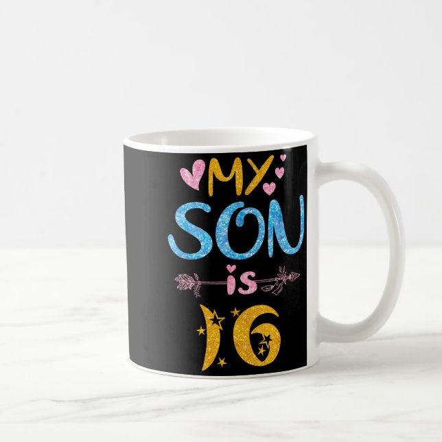 Taza De Café Mother father mom dad happy birthday son is 16 (Derecha)