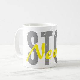 Taza de café motivacional con un diseño simple